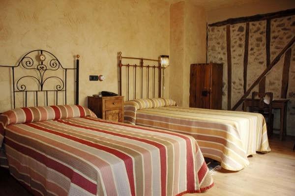 La Casa Vieja Guest House Turegano ภายนอก รูปภาพ